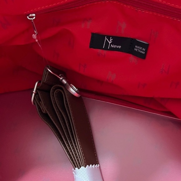 NWT NEVE ST ANTON WEEKENDER Incredible Bag! Ski Theme Extras - Picture 8 of 16